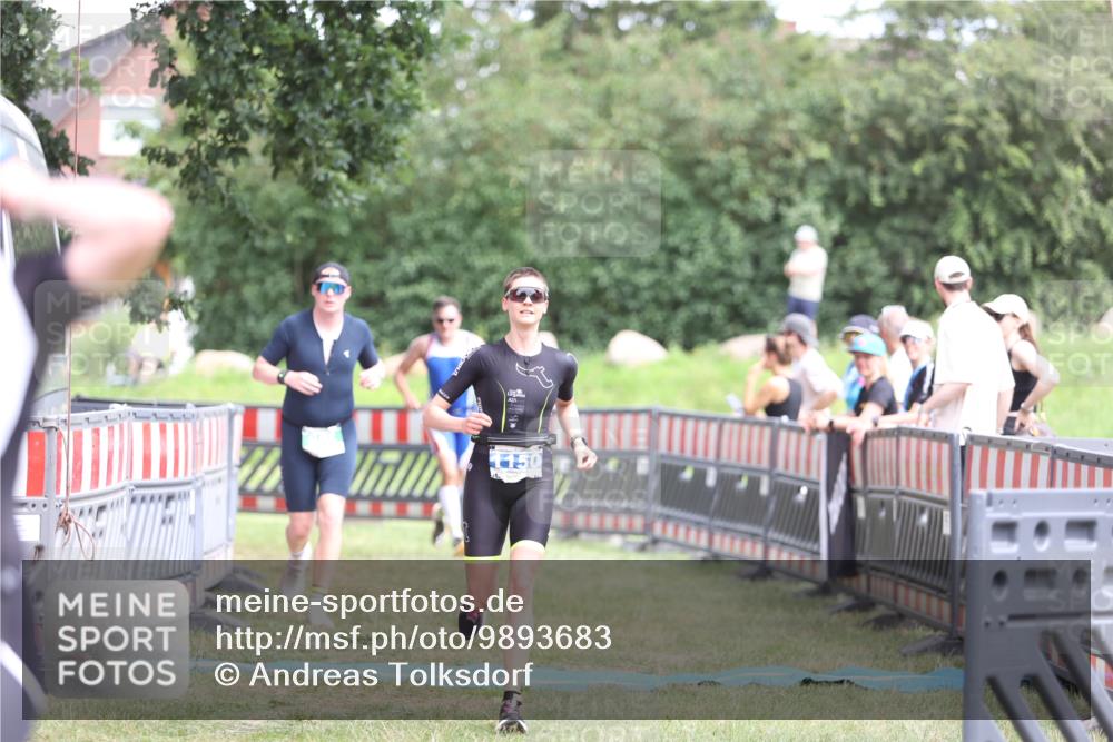 21.06.2026 - 29. Vierlanden-Triathlon Andreas Tolksdorf http://msf.ph/oto/9893683 21.06.2026 14:15:25 Ziel 158, 662, 1150, 158, 662, 1150 meine-sportfotos.de