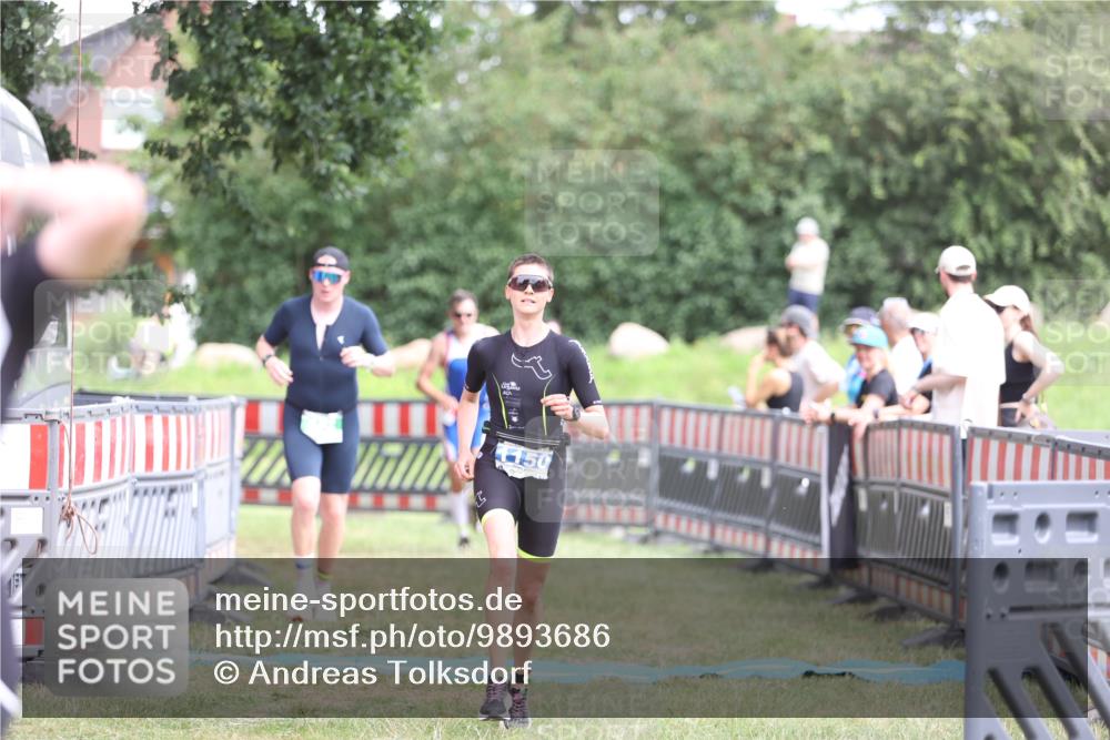 21.06.2026 - 29. Vierlanden-Triathlon Andreas Tolksdorf http://msf.ph/oto/9893686 21.06.2026 14:15:25 Ziel 158, 662, 1150, 158, 662, 1150 meine-sportfotos.de