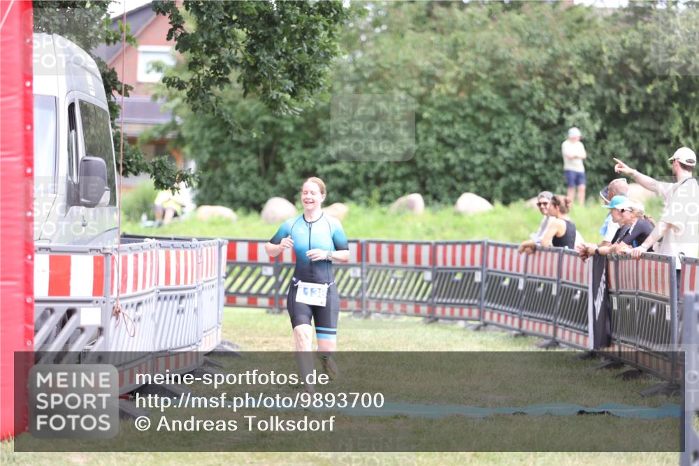 21.06.2026 - 29. Vierlanden-Triathlon Andreas Tolksdorf http://msf.ph/oto/9893700 21.06.2026 14:16:07 Ziel 232, 1138, 232, 1138 meine-sportfotos.de