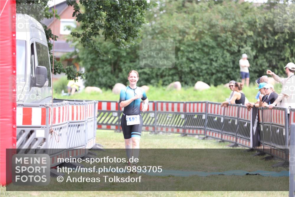 21.06.2026 - 29. Vierlanden-Triathlon Andreas Tolksdorf http://msf.ph/oto/9893705 21.06.2026 14:16:07 Ziel 232, 1138, 232, 1138 meine-sportfotos.de