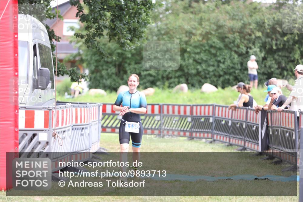 21.06.2026 - 29. Vierlanden-Triathlon Andreas Tolksdorf http://msf.ph/oto/9893713 21.06.2026 14:16:07 Ziel 232, 1138, 232, 1138 meine-sportfotos.de