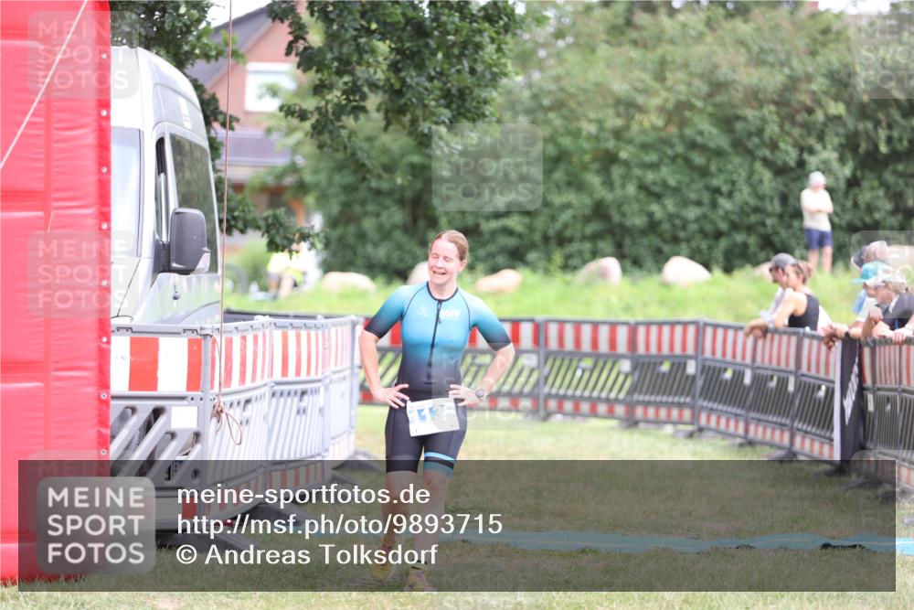 21.06.2026 - 29. Vierlanden-Triathlon Andreas Tolksdorf http://msf.ph/oto/9893715 21.06.2026 14:16:09 Ziel 232, 1138, 232, 1138 meine-sportfotos.de