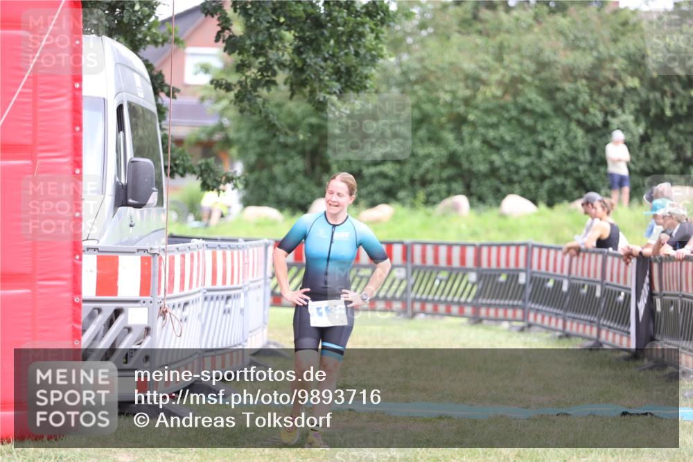 21.06.2026 - 29. Vierlanden-Triathlon Andreas Tolksdorf http://msf.ph/oto/9893716 21.06.2026 14:16:09 Ziel 232, 1138, 232, 1138 meine-sportfotos.de