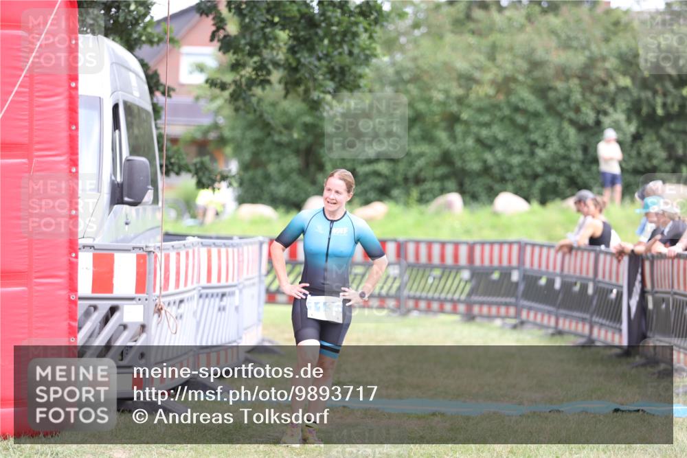 21.06.2026 - 29. Vierlanden-Triathlon Andreas Tolksdorf http://msf.ph/oto/9893717 21.06.2026 14:16:09 Ziel 232, 1138, 232, 1138 meine-sportfotos.de