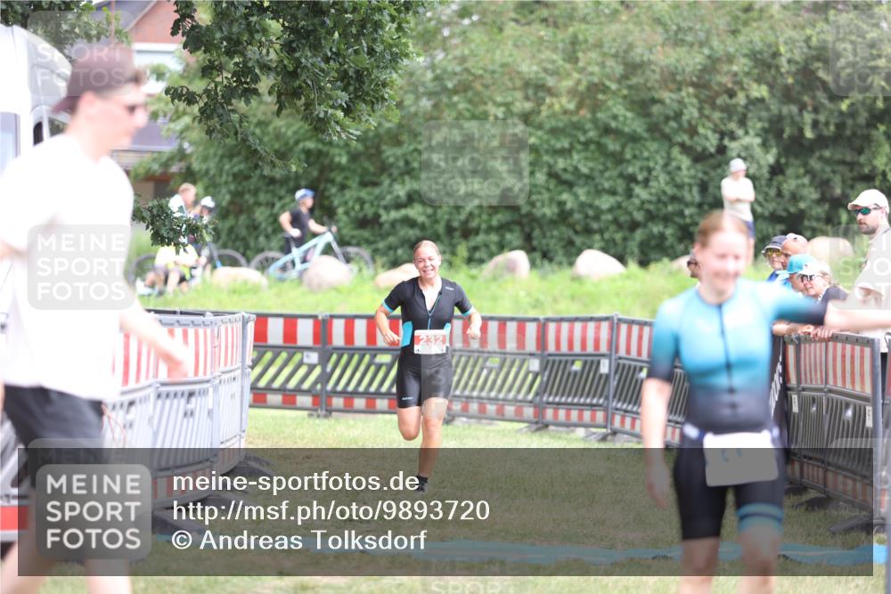 21.06.2026 - 29. Vierlanden-Triathlon Andreas Tolksdorf http://msf.ph/oto/9893720 21.06.2026 14:16:13 Ziel 232, 232 meine-sportfotos.de