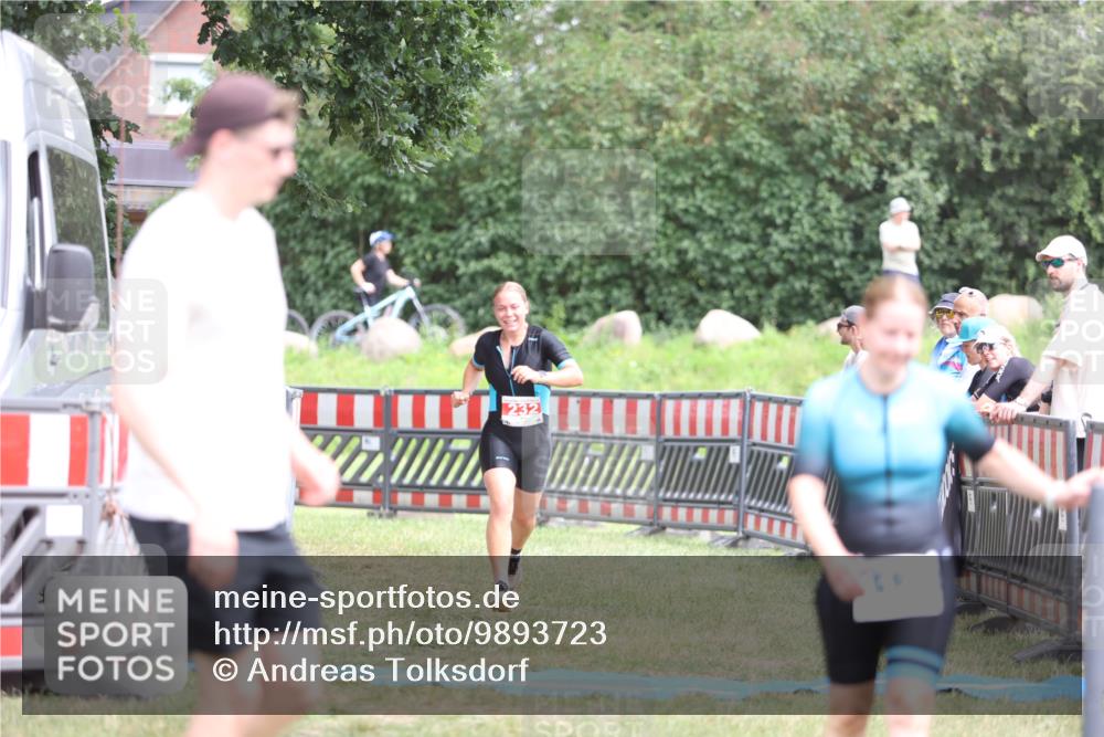 21.06.2026 - 29. Vierlanden-Triathlon Andreas Tolksdorf http://msf.ph/oto/9893723 21.06.2026 14:16:13 Ziel 232, 232 meine-sportfotos.de