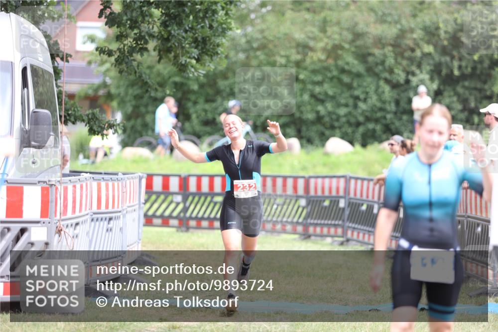 21.06.2026 - 29. Vierlanden-Triathlon Andreas Tolksdorf http://msf.ph/oto/9893724 21.06.2026 14:16:14 Ziel 232, 232 meine-sportfotos.de