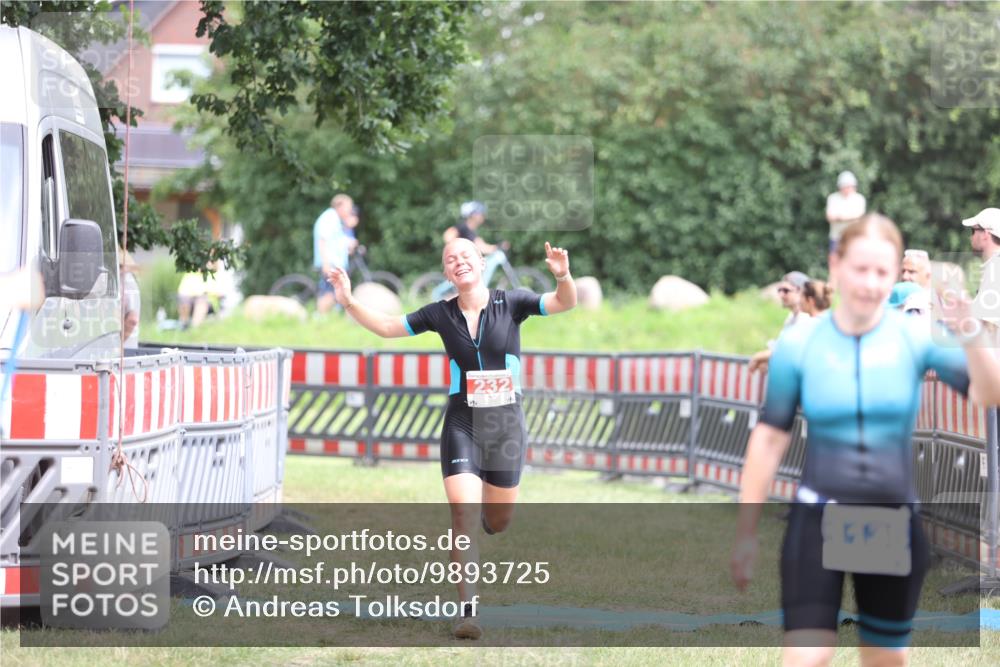 21.06.2026 - 29. Vierlanden-Triathlon Andreas Tolksdorf http://msf.ph/oto/9893725 21.06.2026 14:16:14 Ziel 232, 232 meine-sportfotos.de