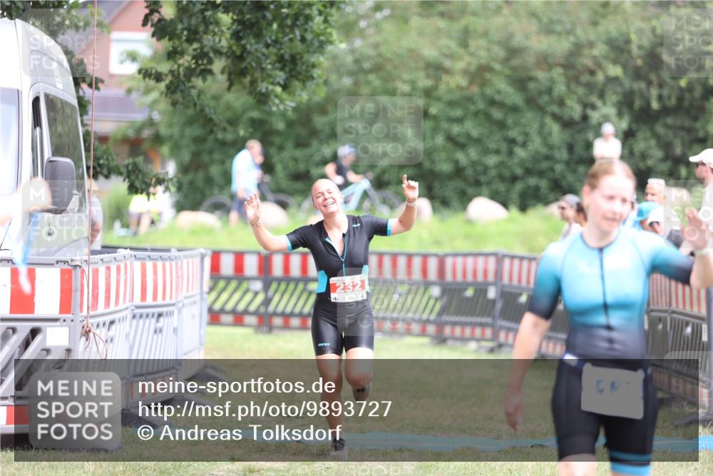 21.06.2026 - 29. Vierlanden-Triathlon Andreas Tolksdorf http://msf.ph/oto/9893727 21.06.2026 14:16:14 Ziel 232, 232 meine-sportfotos.de
