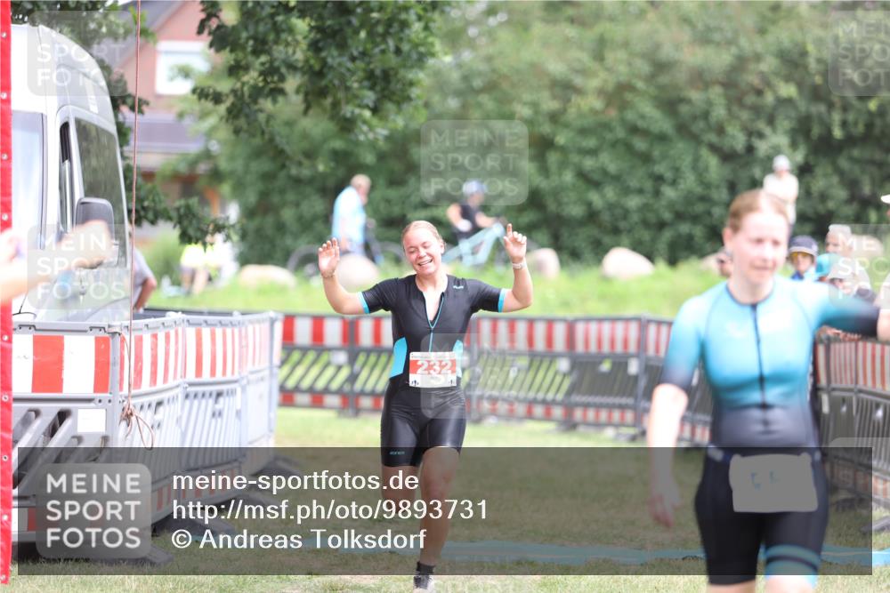 21.06.2026 - 29. Vierlanden-Triathlon Andreas Tolksdorf http://msf.ph/oto/9893731 21.06.2026 14:16:15 Ziel 232, 232 meine-sportfotos.de
