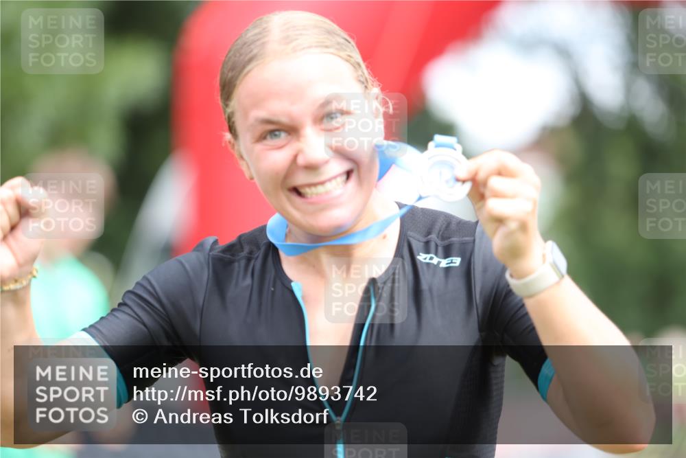 21.06.2026 - 29. Vierlanden-Triathlon Andreas Tolksdorf http://msf.ph/oto/9893742 21.06.2026 14:16:26 Ziel 830, 1147, 830, 1147 meine-sportfotos.de