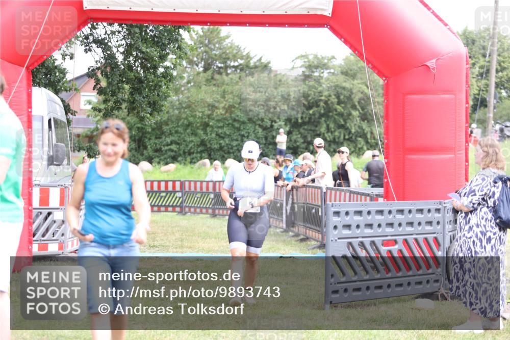 21.06.2026 - 29. Vierlanden-Triathlon Andreas Tolksdorf http://msf.ph/oto/9893743 21.06.2026 14:16:30 Ziel 830, 1144, 1147, 830, 1144, 1147 meine-sportfotos.de