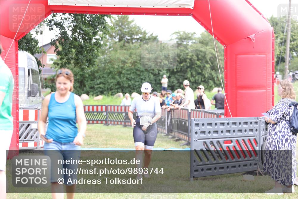 21.06.2026 - 29. Vierlanden-Triathlon Andreas Tolksdorf http://msf.ph/oto/9893744 21.06.2026 14:16:30 Ziel 830, 1144, 1147, 830, 1144, 1147 meine-sportfotos.de