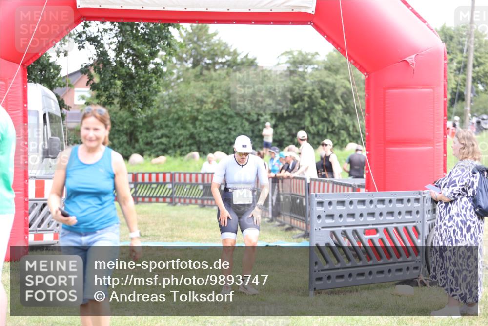 21.06.2026 - 29. Vierlanden-Triathlon Andreas Tolksdorf http://msf.ph/oto/9893747 21.06.2026 14:16:30 Ziel 830, 1144, 1147, 830, 1144, 1147 meine-sportfotos.de