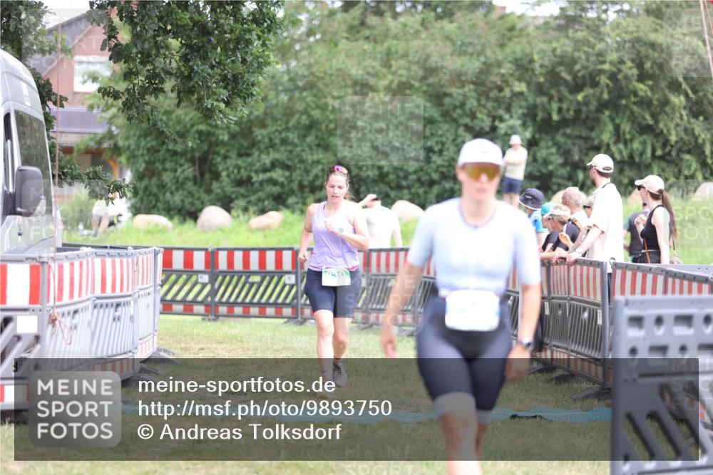 21.06.2026 - 29. Vierlanden-Triathlon Andreas Tolksdorf http://msf.ph/oto/9893750 21.06.2026 14:16:36 Ziel 830, 1144, 830, 1144 meine-sportfotos.de