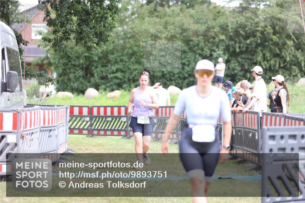 21.06.2026 - 29. Vierlanden-Triathlon Andreas Tolksdorf http://msf.ph/oto/9893751 21.06.2026 14:16:36 Ziel 830, 1144, 830, 1144 meine-sportfotos.de