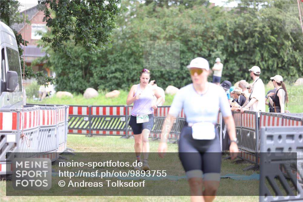 21.06.2026 - 29. Vierlanden-Triathlon Andreas Tolksdorf http://msf.ph/oto/9893755 21.06.2026 14:16:36 Ziel 830, 1144, 830, 1144 meine-sportfotos.de