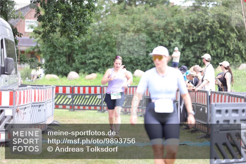 21.06.2026 - 29. Vierlanden-Triathlon Andreas Tolksdorf http://msf.ph/oto/9893756 21.06.2026 14:16:36 Ziel 830, 1144, 830, 1144 meine-sportfotos.de
