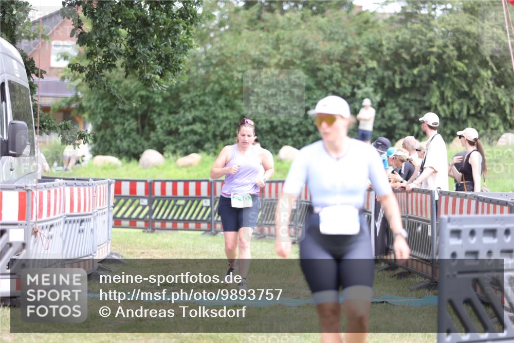 21.06.2026 - 29. Vierlanden-Triathlon Andreas Tolksdorf http://msf.ph/oto/9893757 21.06.2026 14:16:36 Ziel 830, 1144, 830, 1144 meine-sportfotos.de
