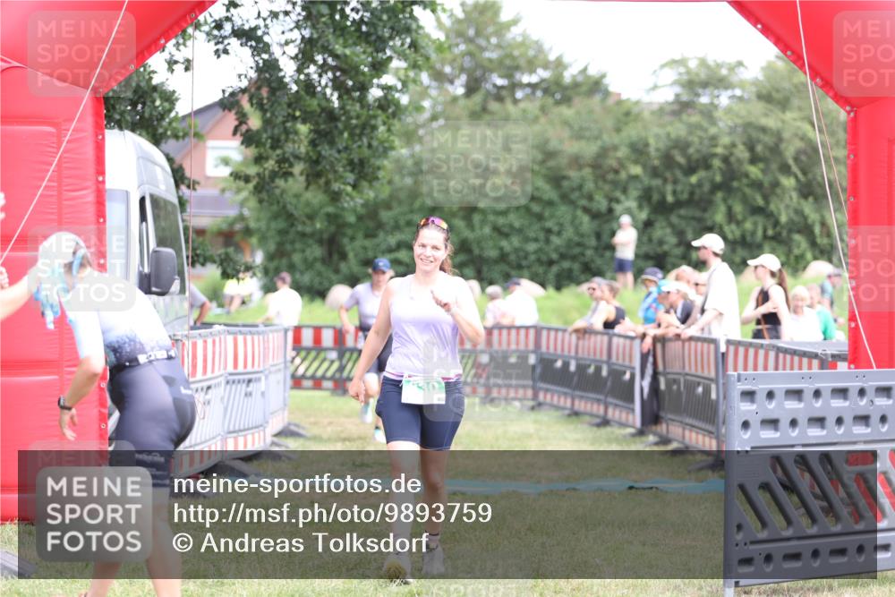 21.06.2026 - 29. Vierlanden-Triathlon Andreas Tolksdorf http://msf.ph/oto/9893759 21.06.2026 14:16:40 Ziel 830, 1111, 1144, 830, 1111, 1144 meine-sportfotos.de