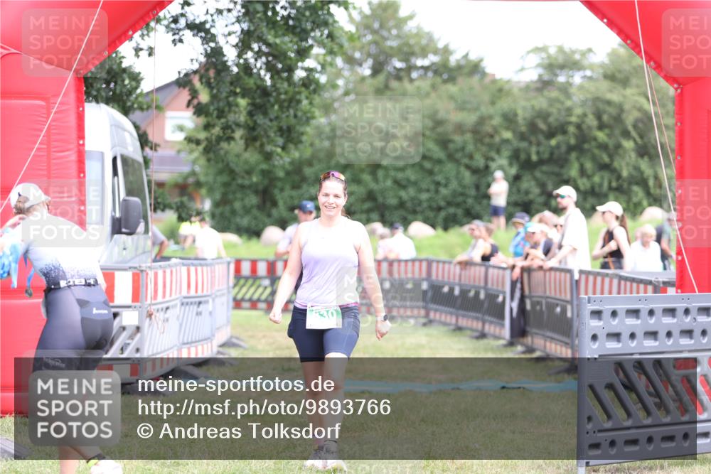 21.06.2026 - 29. Vierlanden-Triathlon Andreas Tolksdorf http://msf.ph/oto/9893766 21.06.2026 14:16:40 Ziel 830, 1111, 1144, 830, 1111, 1144 meine-sportfotos.de