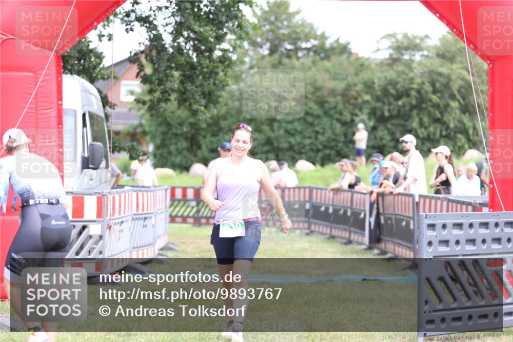 21.06.2026 - 29. Vierlanden-Triathlon Andreas Tolksdorf http://msf.ph/oto/9893767 21.06.2026 14:16:40 Ziel 830, 1111, 1144, 830, 1111, 1144 meine-sportfotos.de