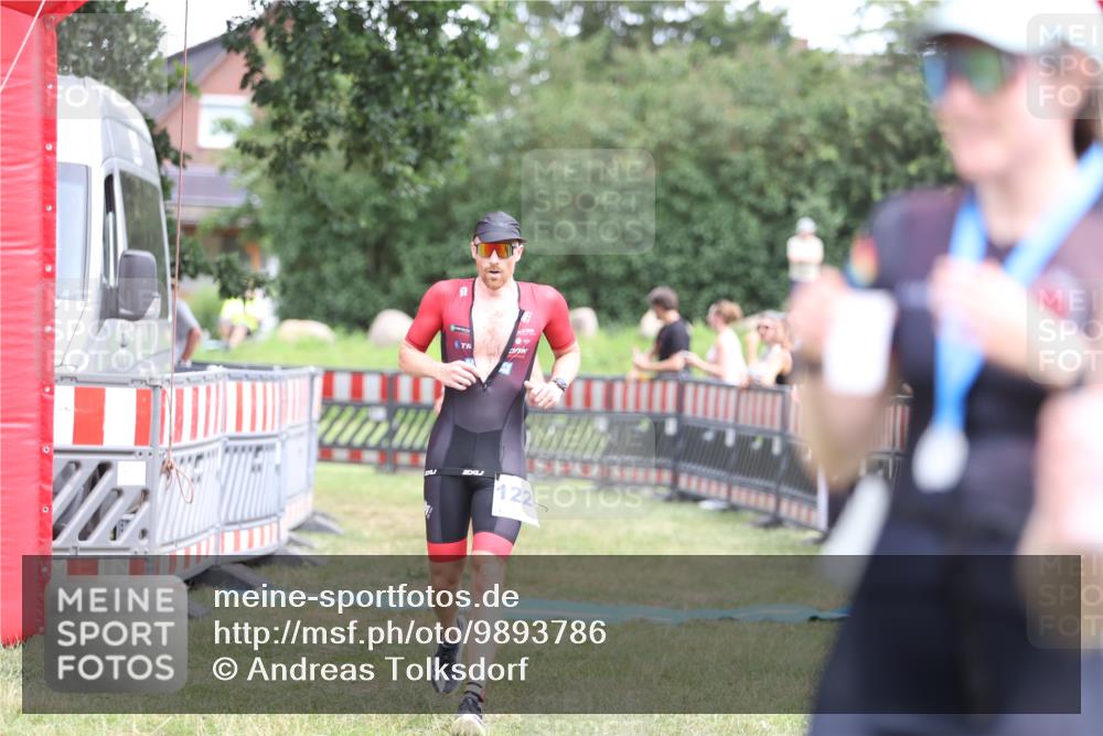 21.06.2026 - 29. Vierlanden-Triathlon Andreas Tolksdorf http://msf.ph/oto/9893786 21.06.2026 14:17:04 Ziel 850, 1129, 1155, 1220, 850, 1129, 1155, 1220 meine-sportfotos.de