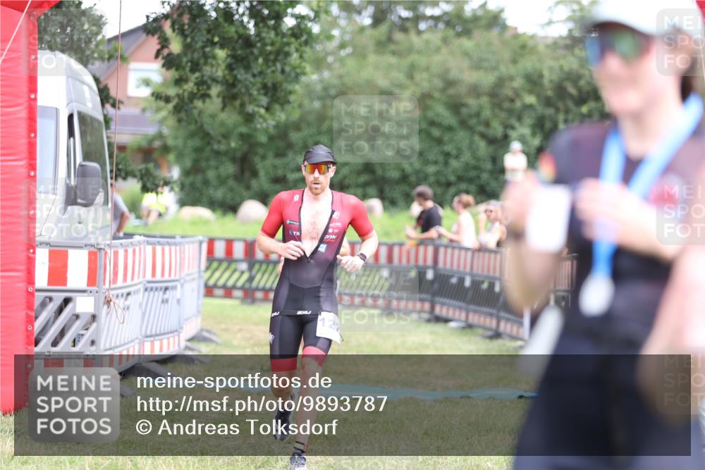 21.06.2026 - 29. Vierlanden-Triathlon Andreas Tolksdorf http://msf.ph/oto/9893787 21.06.2026 14:17:04 Ziel 850, 1129, 1155, 1220, 850, 1129, 1155, 1220 meine-sportfotos.de