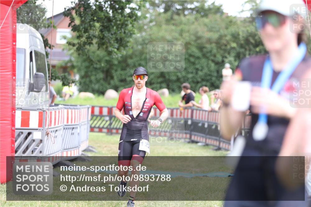21.06.2026 - 29. Vierlanden-Triathlon Andreas Tolksdorf http://msf.ph/oto/9893788 21.06.2026 14:17:04 Ziel 850, 1129, 1155, 1220, 850, 1129, 1155, 1220 meine-sportfotos.de