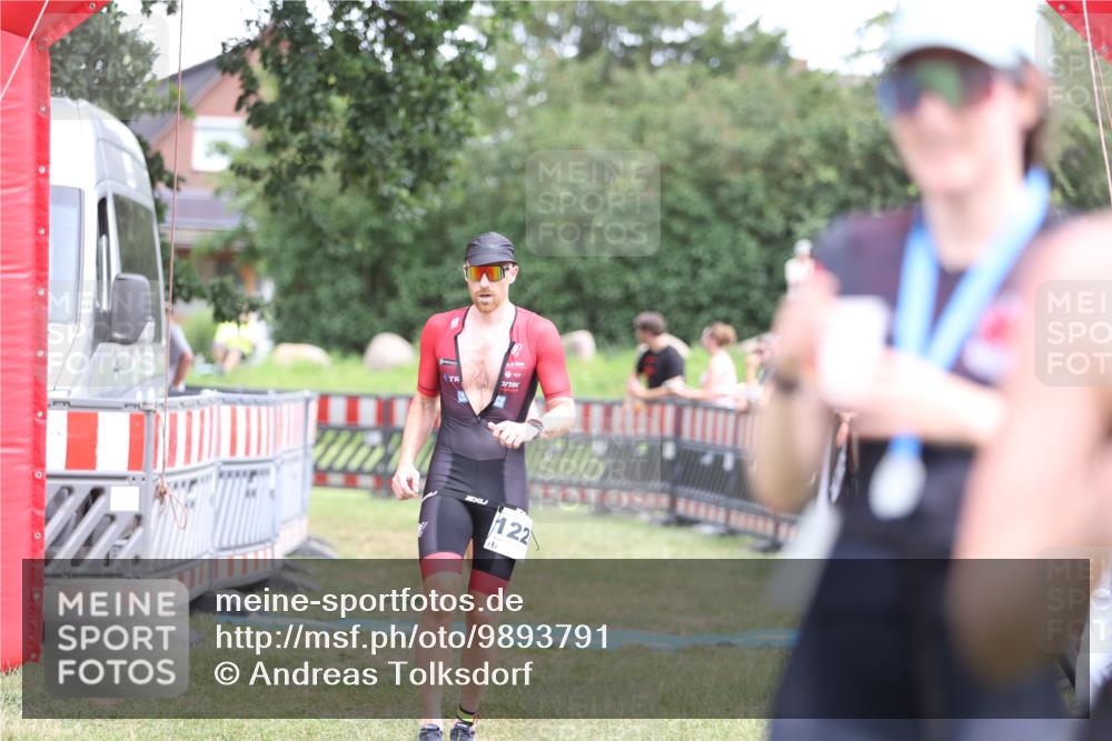 21.06.2026 - 29. Vierlanden-Triathlon Andreas Tolksdorf http://msf.ph/oto/9893791 21.06.2026 14:17:04 Ziel 850, 1129, 1155, 1220, 850, 1129, 1155, 1220 meine-sportfotos.de