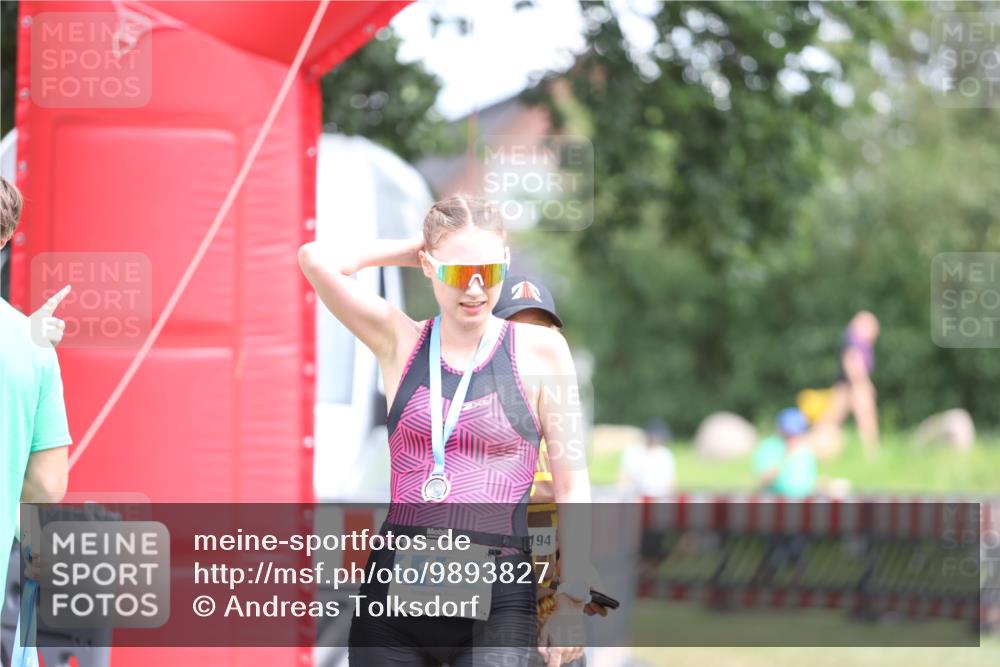 21.06.2026 - 29. Vierlanden-Triathlon Andreas Tolksdorf http://msf.ph/oto/9893827 21.06.2026 14:18:02 Ziel 1164, 1164 meine-sportfotos.de