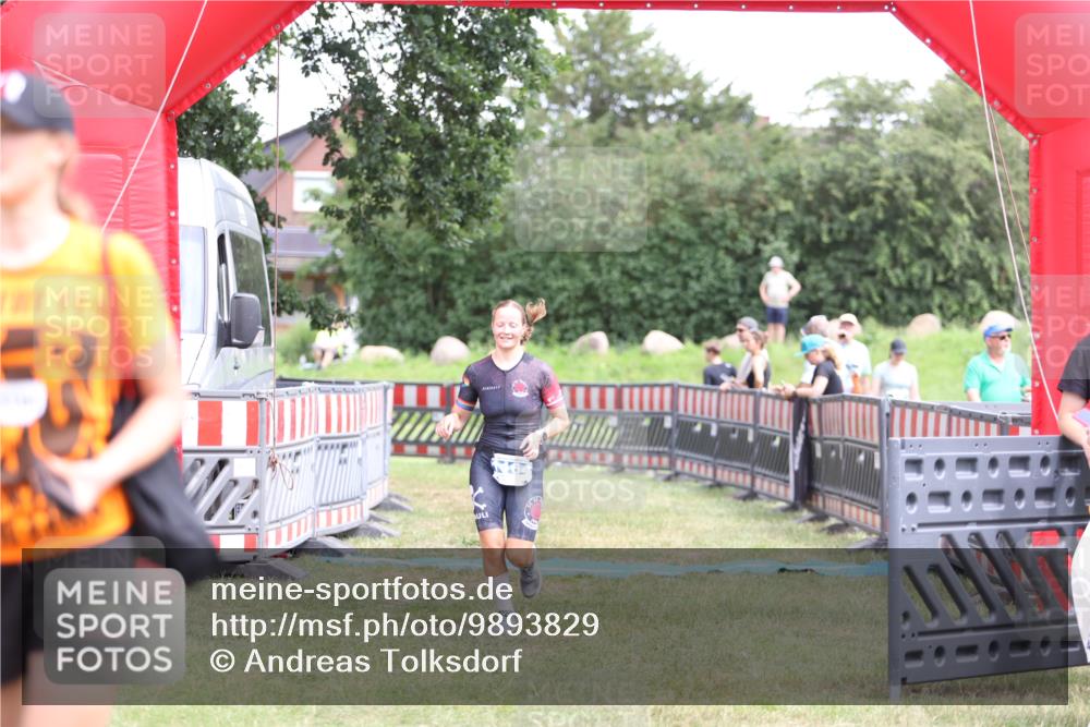 21.06.2026 - 29. Vierlanden-Triathlon Andreas Tolksdorf http://msf.ph/oto/9893829 21.06.2026 14:18:14 Ziel 1164, 1164 meine-sportfotos.de