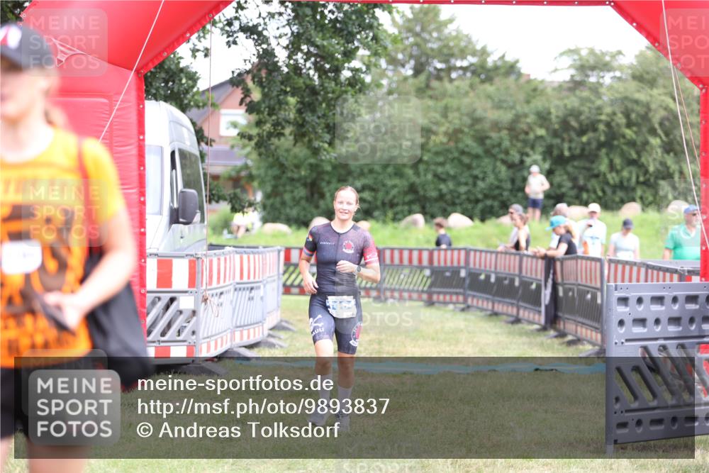 21.06.2026 - 29. Vierlanden-Triathlon Andreas Tolksdorf http://msf.ph/oto/9893837 21.06.2026 14:18:15 Ziel 1164, 1164 meine-sportfotos.de