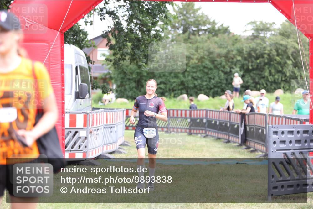 21.06.2026 - 29. Vierlanden-Triathlon Andreas Tolksdorf http://msf.ph/oto/9893838 21.06.2026 14:18:15 Ziel 1164, 1164 meine-sportfotos.de