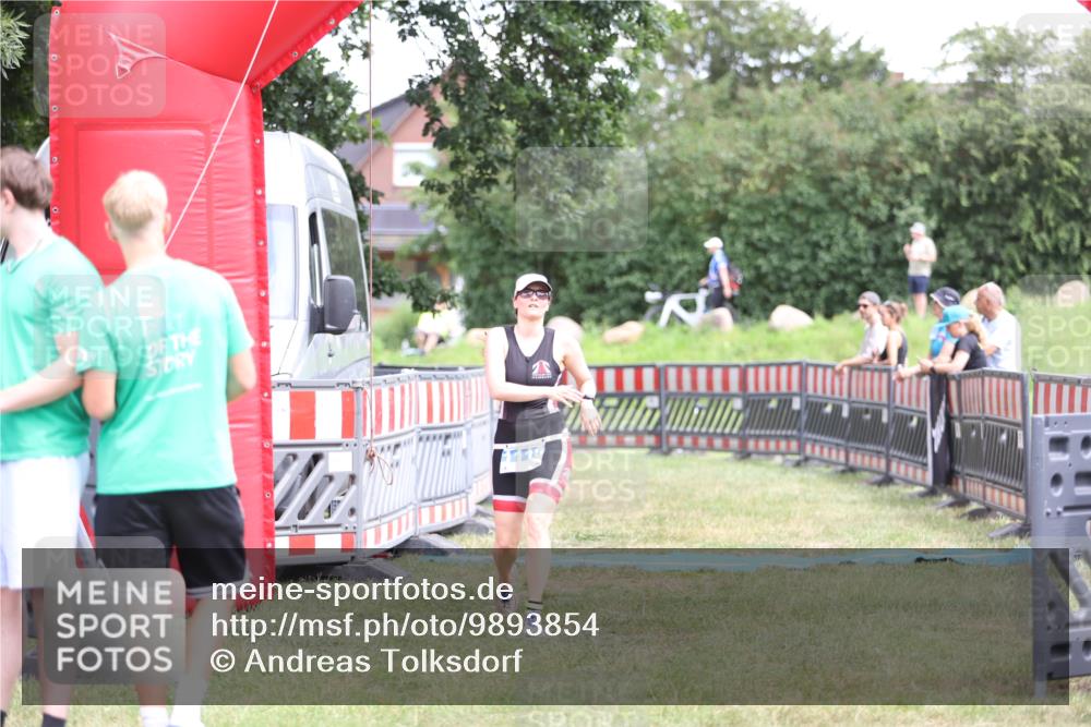 21.06.2026 - 29. Vierlanden-Triathlon Andreas Tolksdorf http://msf.ph/oto/9893854 21.06.2026 14:18:32 Ziel 1110, 1110 meine-sportfotos.de