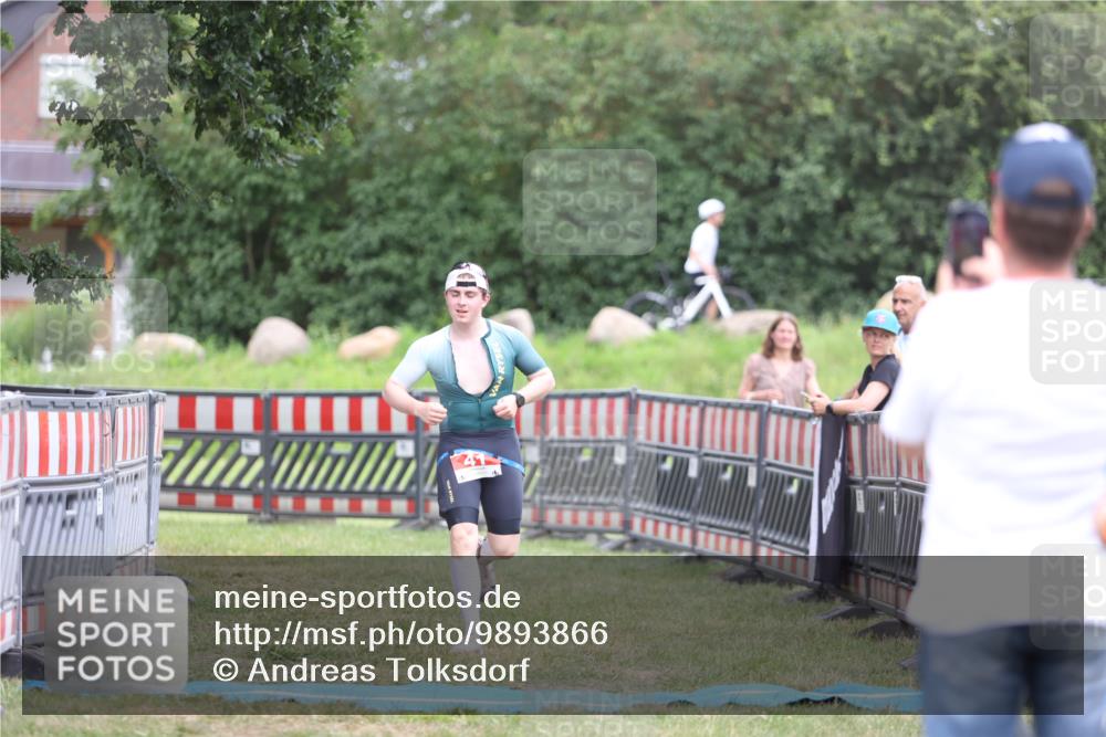 21.06.2026 - 29. Vierlanden-Triathlon Andreas Tolksdorf http://msf.ph/oto/9893866 21.06.2026 14:29:35 Ziel 41, 1186, 41, 1186 meine-sportfotos.de