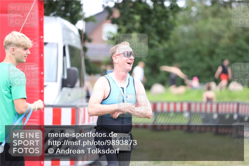 21.06.2026 - 29. Vierlanden-Triathlon Andreas Tolksdorf http://msf.ph/oto/9893873 21.06.2026 14:29:51 Ziel 1186, 1186 meine-sportfotos.de