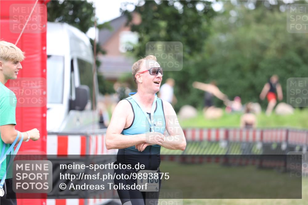21.06.2026 - 29. Vierlanden-Triathlon Andreas Tolksdorf http://msf.ph/oto/9893875 21.06.2026 14:29:51 Ziel 1186, 1186 meine-sportfotos.de