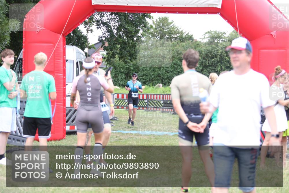21.06.2026 - 29. Vierlanden-Triathlon Andreas Tolksdorf http://msf.ph/oto/9893890 21.06.2026 14:30:21 Ziel 1167, 1184, 1167, 1184 meine-sportfotos.de