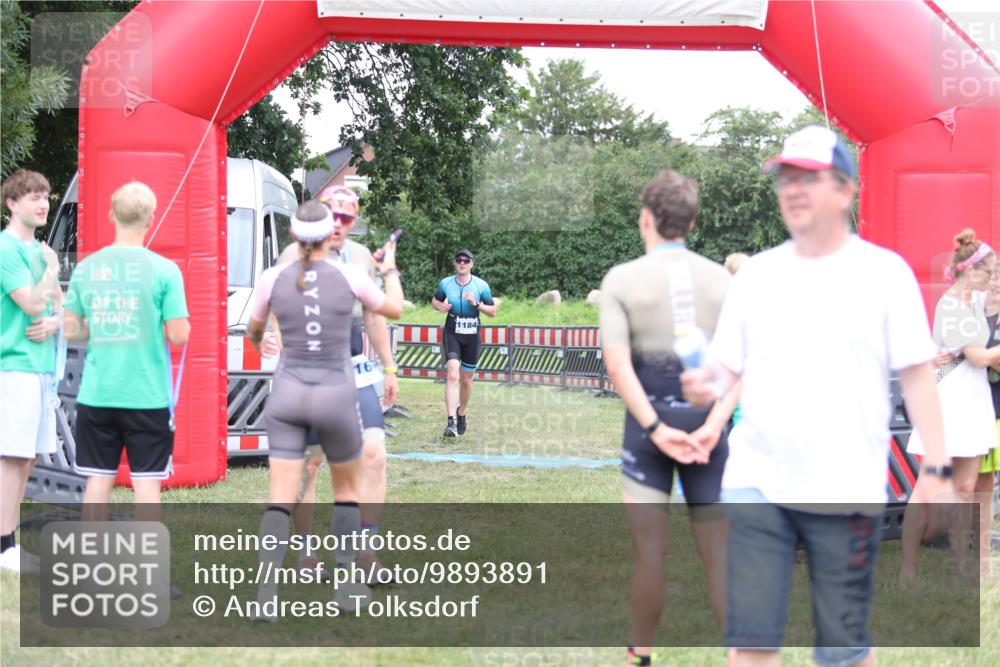 21.06.2026 - 29. Vierlanden-Triathlon Andreas Tolksdorf http://msf.ph/oto/9893891 21.06.2026 14:30:21 Ziel 1167, 1184, 1167, 1184 meine-sportfotos.de