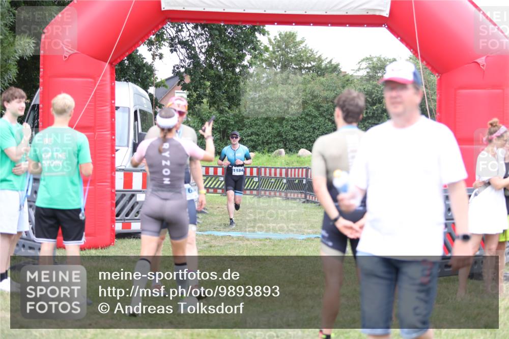 21.06.2026 - 29. Vierlanden-Triathlon Andreas Tolksdorf http://msf.ph/oto/9893893 21.06.2026 14:30:21 Ziel 1167, 1184, 1167, 1184 meine-sportfotos.de