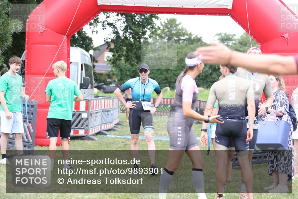 21.06.2026 - 29. Vierlanden-Triathlon Andreas Tolksdorf http://msf.ph/oto/9893901 21.06.2026 14:30:27 Ziel 1137, 1167, 1184, 1137, 1167, 1184 meine-sportfotos.de