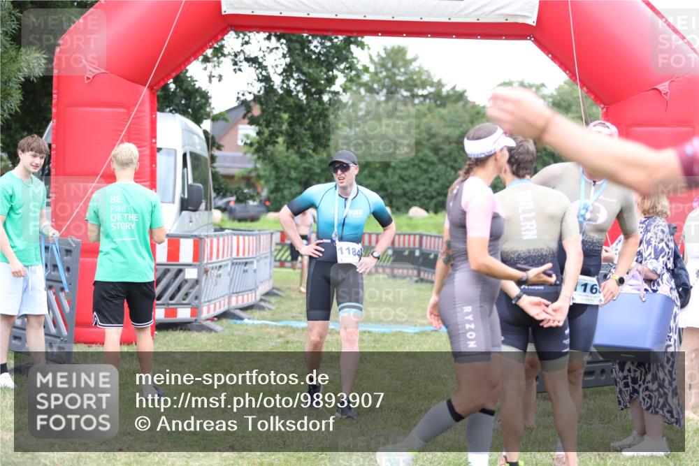 21.06.2026 - 29. Vierlanden-Triathlon Andreas Tolksdorf http://msf.ph/oto/9893907 21.06.2026 14:30:28 Ziel 1137, 1167, 1137, 1167 meine-sportfotos.de
