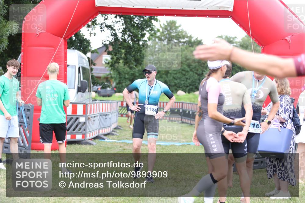 21.06.2026 - 29. Vierlanden-Triathlon Andreas Tolksdorf http://msf.ph/oto/9893909 21.06.2026 14:30:28 Ziel 1137, 1167, 1137, 1167 meine-sportfotos.de