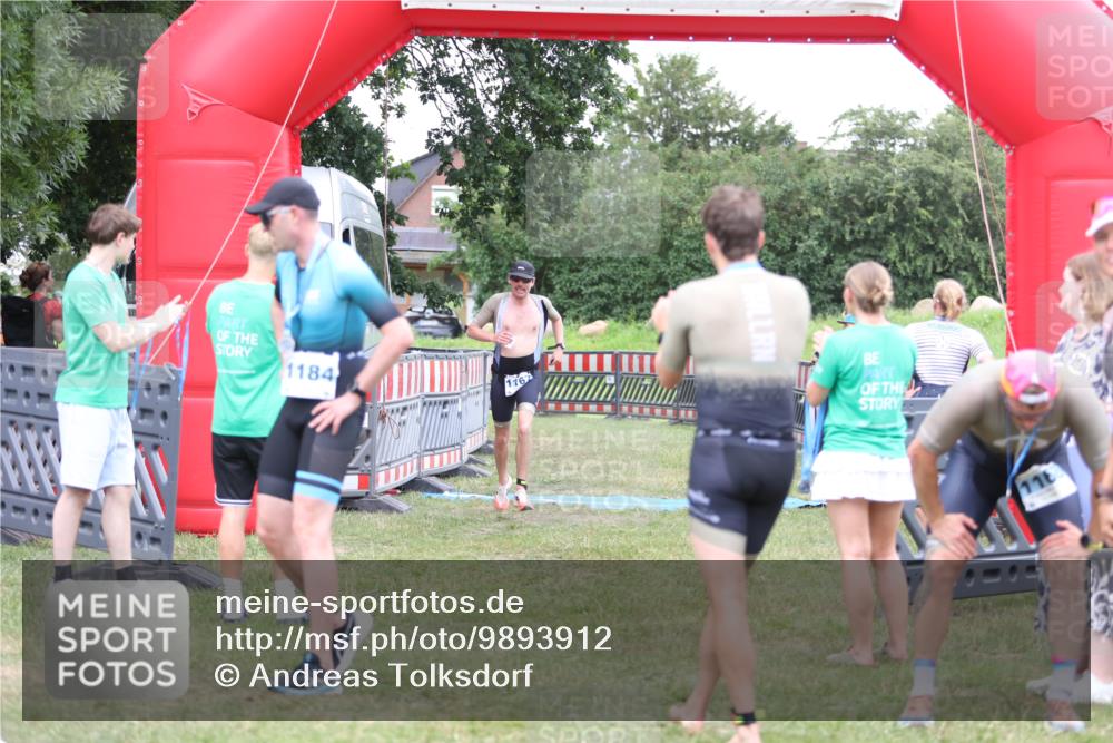 21.06.2026 - 29. Vierlanden-Triathlon Andreas Tolksdorf http://msf.ph/oto/9893912 21.06.2026 14:30:30 Ziel 1137, 1167, 1137, 1167 meine-sportfotos.de