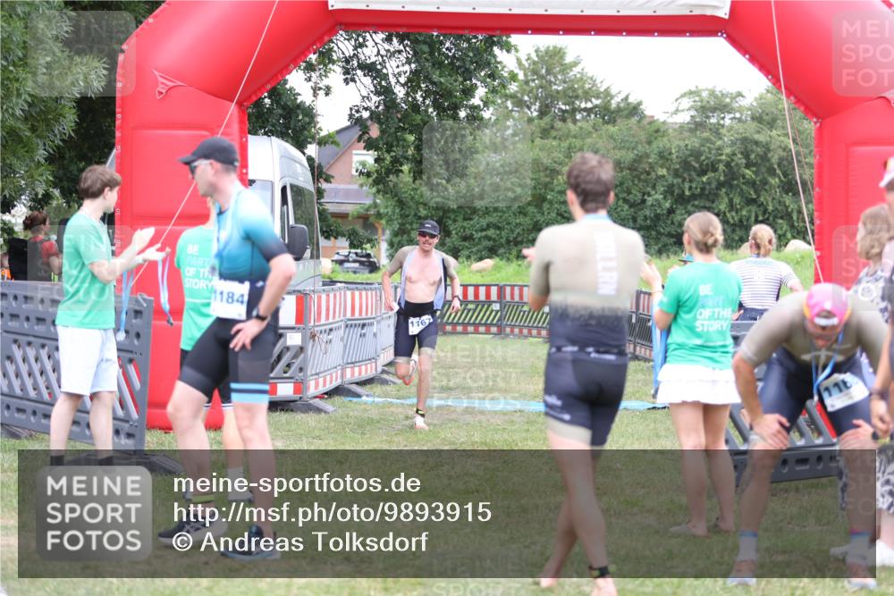 21.06.2026 - 29. Vierlanden-Triathlon Andreas Tolksdorf http://msf.ph/oto/9893915 21.06.2026 14:30:30 Ziel 1137, 1167, 1137, 1167 meine-sportfotos.de