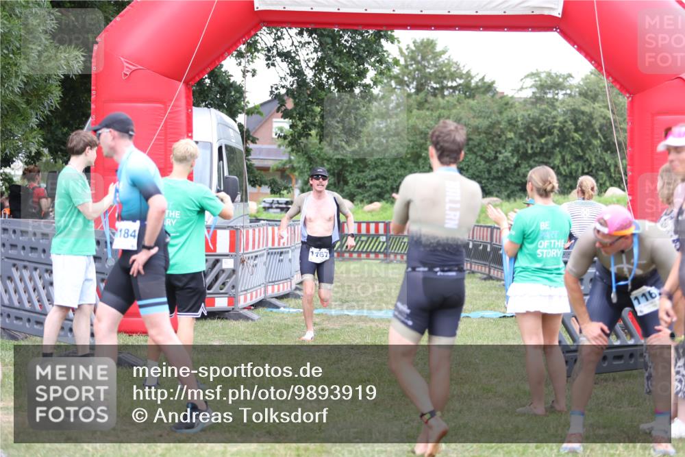 21.06.2026 - 29. Vierlanden-Triathlon Andreas Tolksdorf http://msf.ph/oto/9893919 21.06.2026 14:30:31 Ziel 1137, 1167, 1137, 1167 meine-sportfotos.de