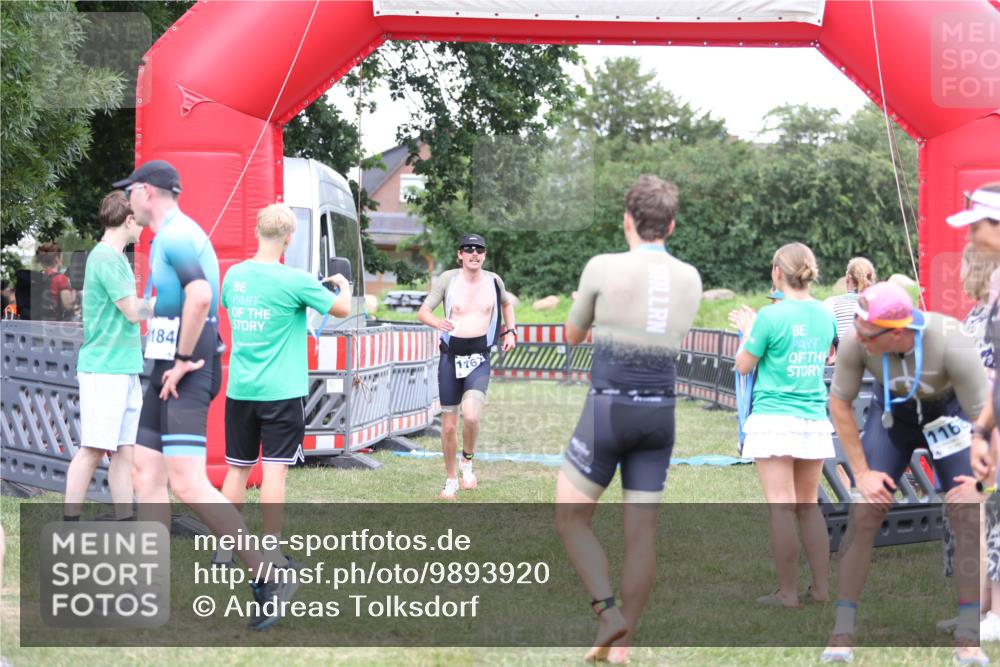 21.06.2026 - 29. Vierlanden-Triathlon Andreas Tolksdorf http://msf.ph/oto/9893920 21.06.2026 14:30:31 Ziel 1137, 1167, 1137, 1167 meine-sportfotos.de