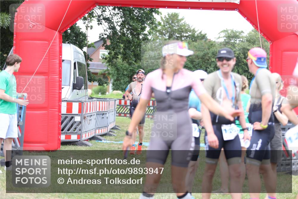 21.06.2026 - 29. Vierlanden-Triathlon Andreas Tolksdorf http://msf.ph/oto/9893947 21.06.2026 14:30:47 Ziel 183, 1172, 1180, 183, 1172, 1180 meine-sportfotos.de