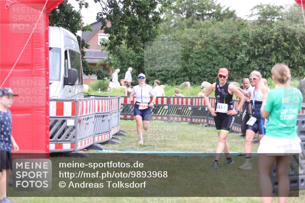 21.06.2026 - 29. Vierlanden-Triathlon Andreas Tolksdorf http://msf.ph/oto/9893968 21.06.2026 14:31:23 Ziel 277, 277 meine-sportfotos.de